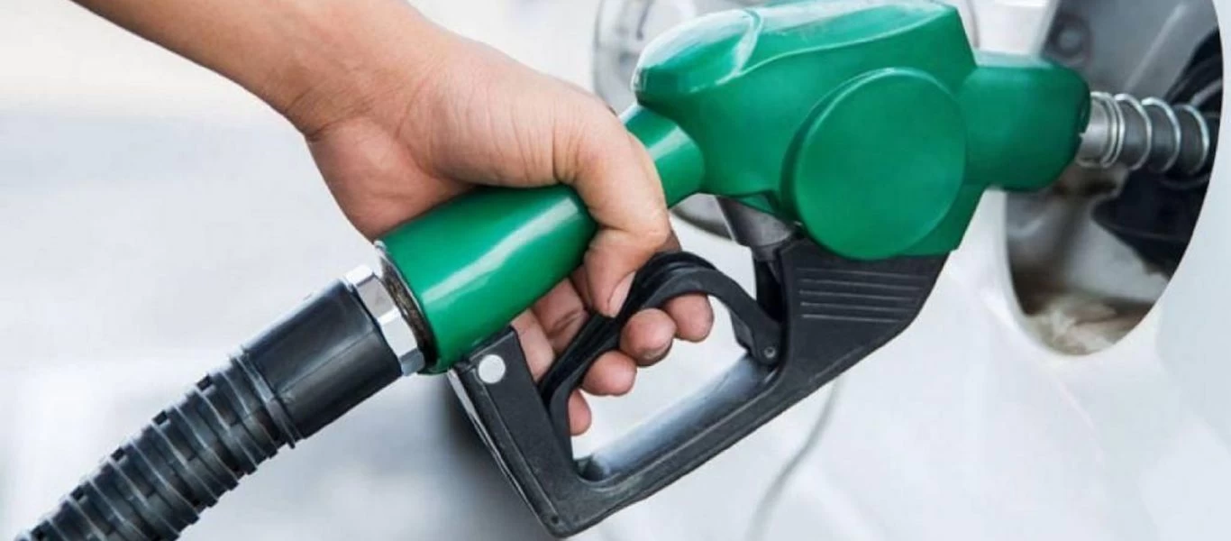 Πλαφόν στο περιθώριο κέρδους των βενζινοπωλών εξετάζει η κυβέρνηση